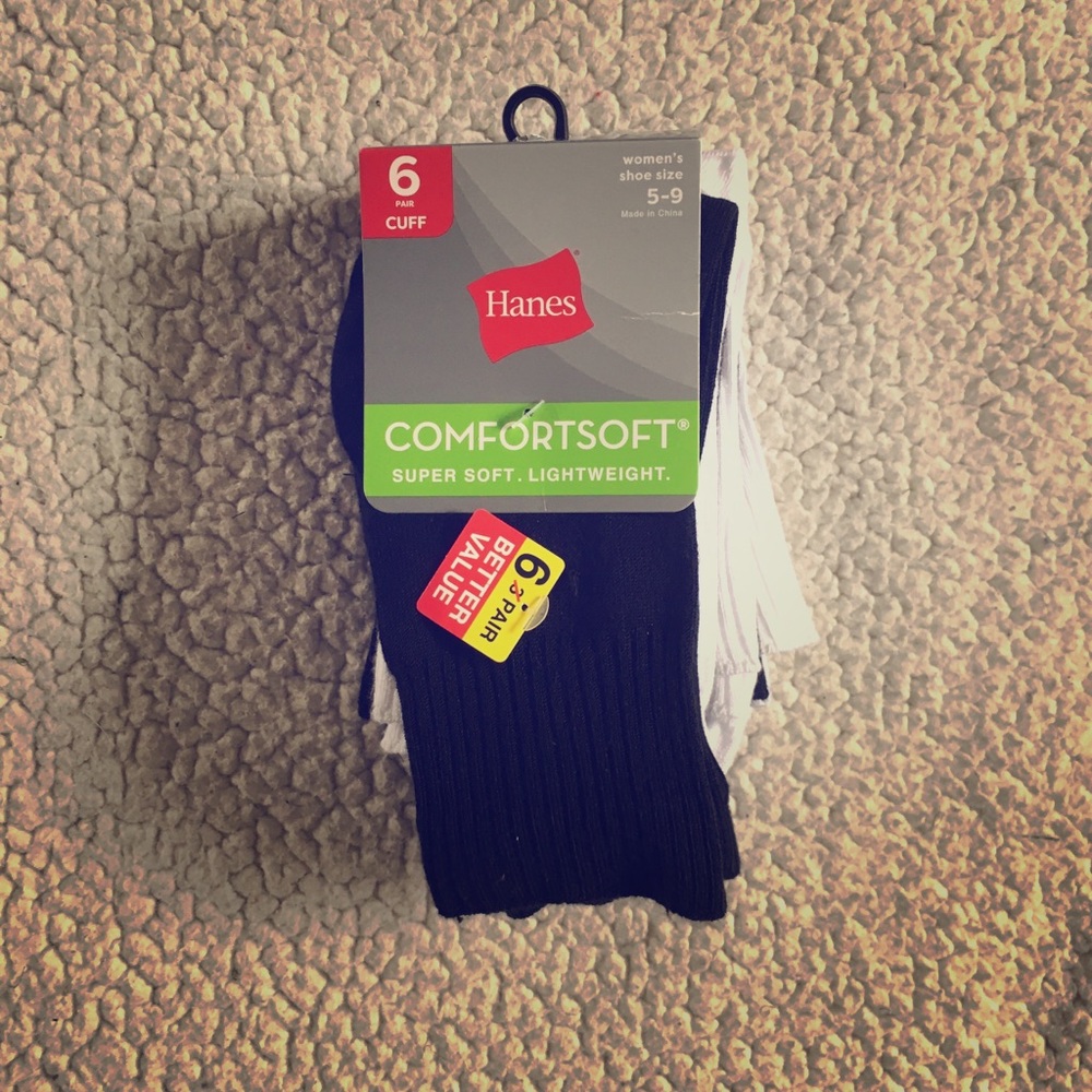 Hanes Comfortsoft  women’s 6 pack socks, NWT